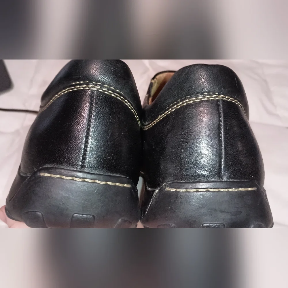 New Born Black Mens 9M Slipons M3256  Leather Apron Stitched Loafers